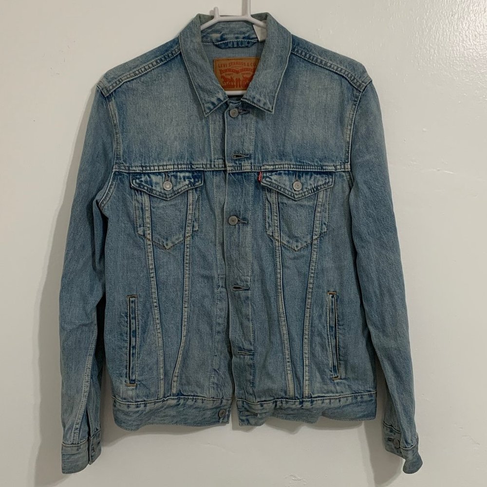 Levi Light Stonewash Trucker Jacket, Size M